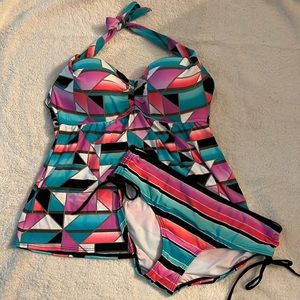 Coco Reef tie neck top 36/38D top w/Med bottom. No snags, excellent condition